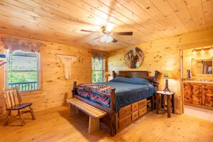Image of NEW\/3 BR 2 bath\/Magnificent Mtns\/Wi-Fi\/5 mi. to Casino\/Hot Tub\/Fire pit.