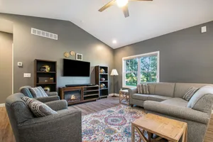 Image of Great Location! Notre Dame few minute drive- Newer house- sleeps 12