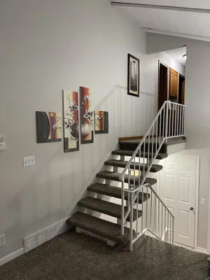 Image of Cheerful 3 Bedroom House, 2 Bathrooms, 5 minutes from the interstate