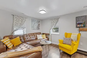 Image of 2nd St Bungalow ~ Downtown