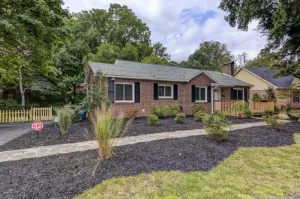 Image of 2 Bedrooms 1 Bath home located in a very nice and quiet neighborhood