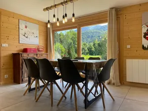 Image of Chalet rénové spacieux près des commerces, à 200m du village et du lac, navette ski-bus gratuite - FR-1-624-118