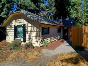 Image of Private, Cozy Retreat Convenient To Portland And The Gorge
