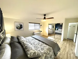 Image of Spacious 1 bedroom less than 1 mile to Beach & DT