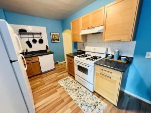 Image of Cozy 2 bedrooms in the heart of historic Linden Hills Neighborhood