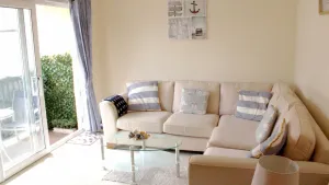 Image of Comfortable double-bed Sidmouth apartment, a minute's easy walk to the seafront