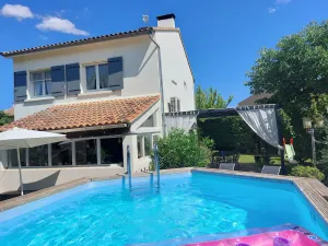 Image of VILLA NEAR CHATEAUNEUF OF THE POPE WITH SWIMMING POOL PROMOTION FROM AUGUST 17 TO 24, 2019