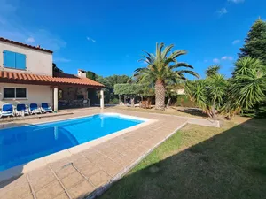 Image of Luxury 4 Bed Villa, Private Pool, Wifi, Aircon, Quiet Area, Lovely Seaside Town