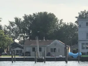 Image of Lake StClair lake front  hot tub ,1boat well , fishing ,paddle boards, kayaks ,