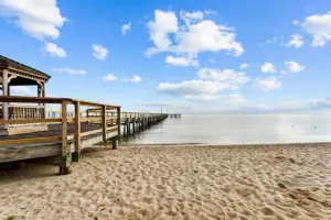 Image of Brand New 2 Bedroom Cottage, 1 Block From Beach
