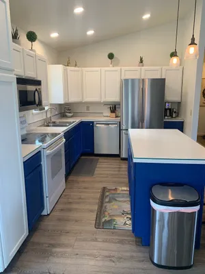 Image of Spacious 4 Bedroom, 3 Bath Home Only 1\/2 Mile From Downtown - Cody, WY