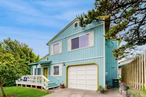 Image of Coastal, Dog-Friendly Home in Great Location - Six Blocks from Nye Beach