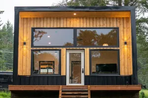 Image of Bluff Cabin - Homer Alska