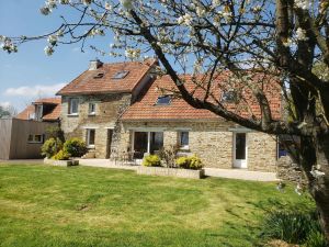 Image of Renovated country property 2kms from town