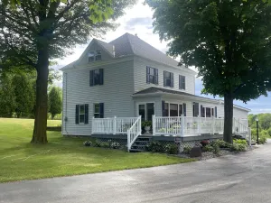 Image of Cozy Farmhouse on Hartlaub Lake, north of Whistling Straits!