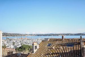Image of Duplex Standing de 77m2 Avec Rooftop de vue mer Situé Plein Centre de Bandol