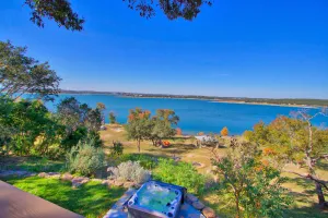 Image of Lakeshore Luxe
