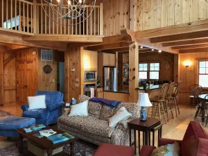 Image of Stunning Post & Beam home minutes from Lenox, Stockbridge and Tanglewood!