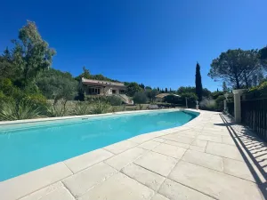 Image of Comfortable villa - heated pool -Calme Park clôturé--assured Near town