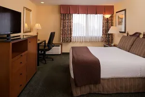 Image of Affordable Getaway! Pet-Friendly Property, Free Parking, Onsite Pool