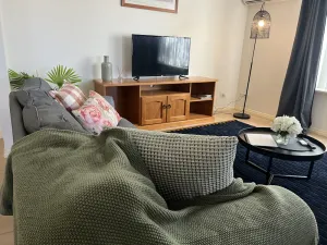 Image of 11 Secluded Shaw Family Home close to shops & beach Sleeps 6