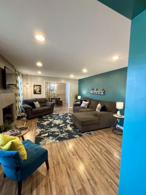 Image of Super Cute 3BR\/2BA, 6 Beds, Porch Bar & Hot Tub!