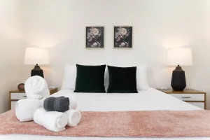 Image of Be A Nomad | New Listing l 2br 3 blks to beach - C