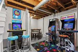 Image of Game Room~Massage Chair~Just 1 mile from Stadium! King Bed!