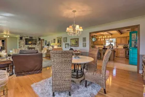 Image of Spacious Home 2 Mi from Downtown Stanford!