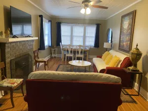 Image of Cheerful Spacious 4 Bedroom 2 Bath & plenty parking