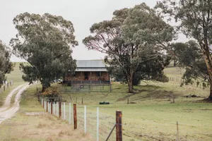 Image of Quaint & cosy country getaway - Cedar Cottage