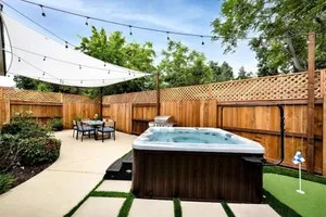 Image of Retro Cottage, Hot Tub, Putting Green, walk to all