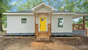 Image of \"Yellow Door\" Cottage Home