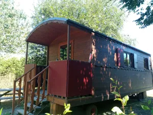 Image of Gypsy caravan in the middle of the countryside in Mont-Saint-Michel bay for 2 to 4 people.