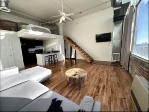 Image of Open Loft w\/Water Bridge View 2mins to Dwntn