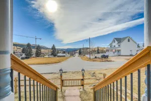 Image of Wild Donkeys~3blocks to Casino~Mtn Views-Dogs OK
