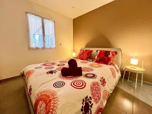 Image of L'Oustau Degio - Villa Provence, Piscine, CLIM, Calme, 4 chambres, 6 lits, 2 salles de bains, 8 personnes