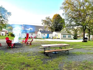 Image of 2 Bedroom Centrally located near Shopping, Restaurants & Lake