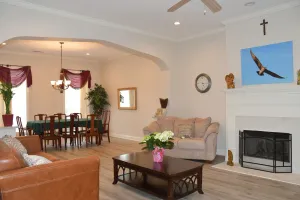 Image of Beautiful Large New House Near U of South AL for 18
