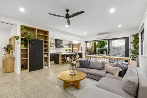 Image of Sensational 4 Bedroom House - Free Parking - Free WIFI