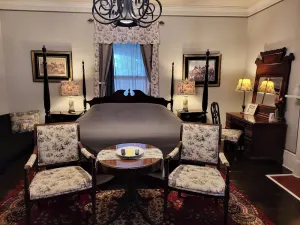 Image of Room 3 Belmont Inn 1852 Historic Evans House King in room private Bath 2nd Floor