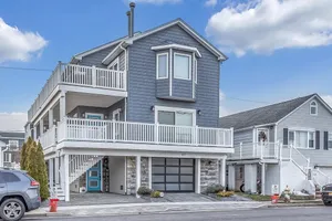 Image of LONG ISLAND GEM! Steps to beach, near Allegria Hotel, 45 mins to NYC. Avail MDW!
