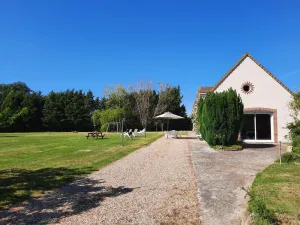 Image of Family Retreat with Private Pool, Games, and Farm Animals in the Countryside