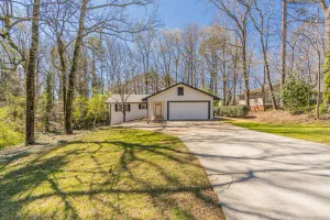 Image of 4 Kings!  Only 1.5 miles to downtown Roswell