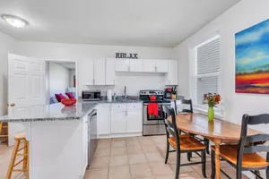 Image of Heritage House -Great Location, Skiing, Walk to Restaurants, Sports Fields, Train.  Large rooms