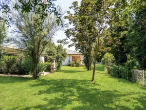 Image of Lovely apartment in villa for 6 guests with A\/C, WIFI, pool, TV, terrace, pets allowed and parking