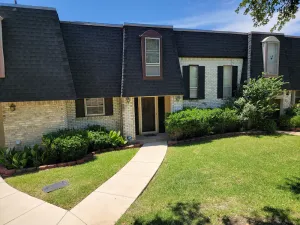 Image of Charming townhome with free parking on premises