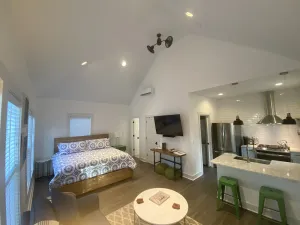 Image of Heart of the Historic District-Carriage House at 12 Lawrence