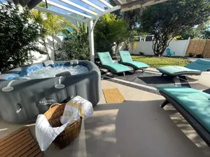Image of Quiet beach cottage with SPA near Anna Maria Island and IMG, downtown