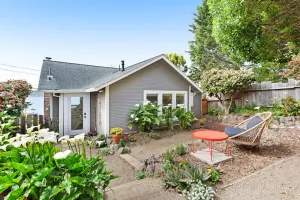 Image of Gorgeously styled bungalow overlooking Bodega Harbor, walk to town - dogs OK